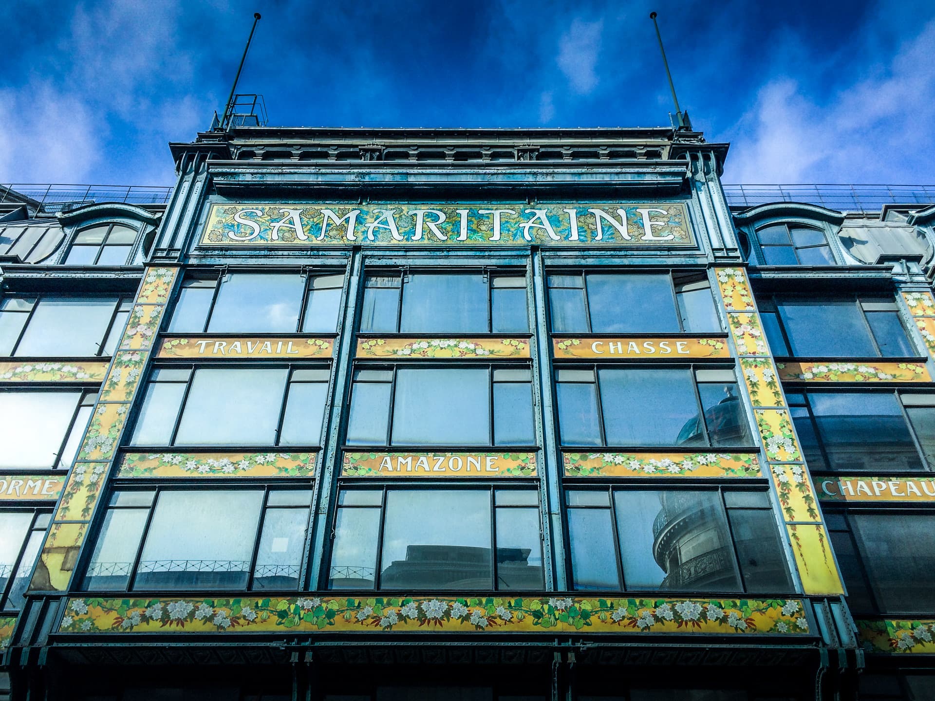 La Samaritaine — Art Nouveau façade detail