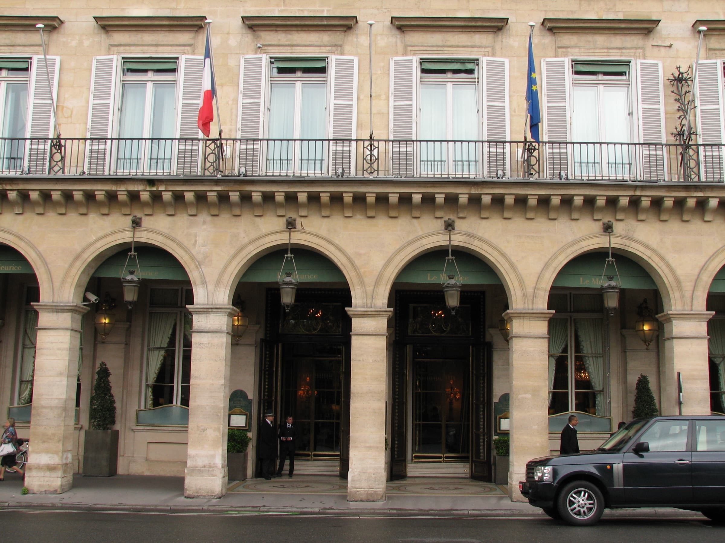 Le Meurice — exterior